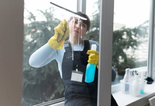 Nettoyage de vitres intérieures et extérieures à Villaines-sous-Bois